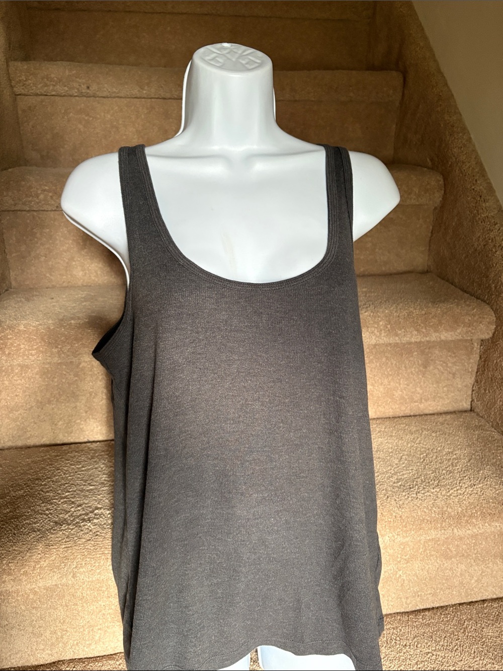 Old Navy Charcoal Scoop Neck Tank Top in XL